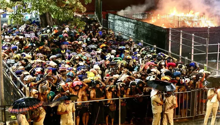 ശബരിമലയിലെ പോലീസ് ക്യാമ്പില് പത്ത് പേര്ക്ക് ചിക്കന്പോക്സ്; ഡ്യൂട്ടിയില് നിന്നും മാറ്റി ശബരിമലയിലെ പോലീസ് ക്യാമ്പില് പത്ത് പേര്ക്ക് ചിക്കന്പോക്സ്; ഡ്യൂട്ടിയില് നിന്നും മാറ്റി