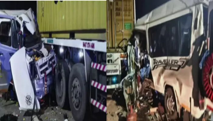 മലപ്പുറം പൊന്നാനിയിൽ ഞെട്ടിക്കുന്ന അപകടം; അയ്യനെ തൊഴാൻ പോയ ഭക്തർ സഞ്ചരിച്ച വാൻ ലോറിയുമായി കൂട്ടിയിടിച്ച് വൻ അപകടം; ഒരാൾക്ക് ജീവൻ നഷ്ടമായി; നിരവധി പേർക്ക് പരിക്ക് മലപ്പുറം പൊന്നാനിയിൽ ഞെട്ടിക്കുന്ന അപകടം; അയ്യനെ തൊഴാൻ പോയ ഭക്തർ സഞ്ചരിച്ച വാൻ ലോറിയുമായി കൂട്ടിയിടിച്ച് വൻ അപകടം; ഒരാൾക്ക് ജീവൻ നഷ്ടമായി; നിരവധി പേർക്ക് പരിക്ക്