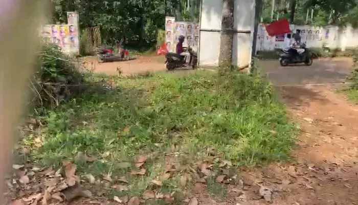 നിശബ്ദ പ്രചരണ ദിവസം സിപിഎം സ്ഥാനാര്‍ഥിയുടെ ബൈക്ക് റാലി; പരാതി നല്‍കാന്‍ നീക്കം