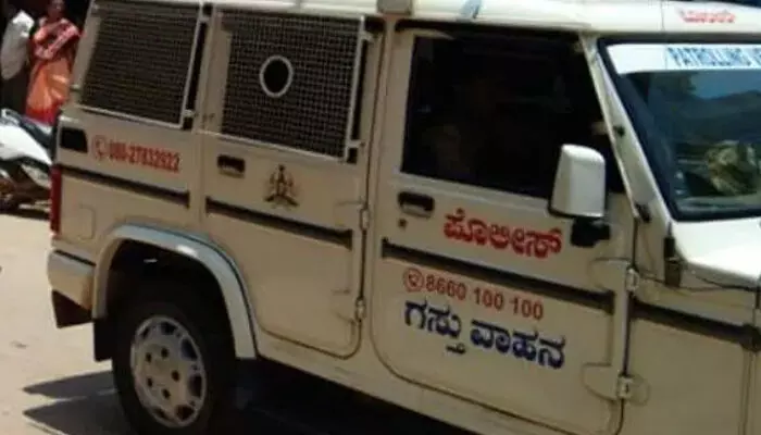 ക്യാബ് ഡ്രൈവറും സംഘവും കൂട്ടബലാല്സംഗം ചെയ്തെന്ന മലയാളി യുവതിയുടെ പരാതി വ്യാജം; കള്ളക്കഥ മെനഞ്ഞത് കഴുത്തിലെ മുറിപ്പാട് ആണ്സുഹൃത്ത് കണ്ടതോടെ: കോളിളക്കം സൃഷ്ടിച്ച ബെംഗളൂരു പീഡനകേസിലെ യാഥാര്ത്ഥ്യം കണ്ടെത്തി പോലിസ് ക്യാബ് ഡ്രൈവറും സംഘവും കൂട്ടബലാല്സംഗം ചെയ്തെന്ന മലയാളി യുവതിയുടെ പരാതി വ്യാജം; കള്ളക്കഥ മെനഞ്ഞത് കഴുത്തിലെ മുറിപ്പാട് ആണ്സുഹൃത്ത് കണ്ടതോടെ: കോളിളക്കം സൃഷ്ടിച്ച ബെംഗളൂരു പീഡനകേസിലെ യാഥാര്ത്ഥ്യം കണ്ടെത്തി പോലിസ്