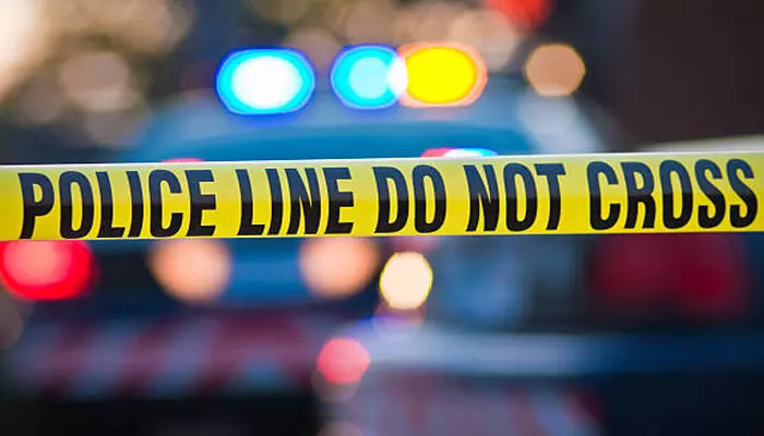 സാമ്പത്തിക പ്രശ്നങ്ങള്; പതിനാലു വയസ്സുകാരനെ കൊലപ്പെടുത്തിയ ശേഷം അമ്മയും അമ്മൂമ്മയും ആത്മഹത്യ ചെയ്തു സാമ്പത്തിക പ്രശ്നങ്ങള്; പതിനാലു വയസ്സുകാരനെ കൊലപ്പെടുത്തിയ ശേഷം അമ്മയും അമ്മൂമ്മയും ആത്മഹത്യ ചെയ്തു