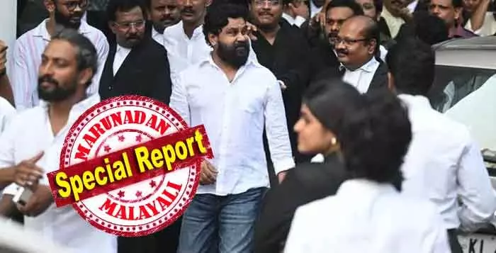 ആശുപത്രി വാസത്തിന്റെ വ്യാജ രേഖയില് തെളിയുന്നത് അസ്വാഭാവികത; പണമിടപാടിന്റെ ഡിജിറ്റല് തെളിവുകള് അപ്പീല് കാലത്ത് നിര്ണ്ണായകമാകും; കൂട്ടബലാത്സംഗത്തിന് ക്വട്ടേഷന് എന്നതിന് തെളിവ് വീഡിയോ ചിത്രീകരണവും; മാഡത്തിന് കൈവിലങ്ങ് വീഴാത്തത് തിരിച്ചടിയായി; അപ്പീലില് പ്രതീക്ഷകള് ഏറെ; ദിലീപ് സമ്പൂര്ണ്ണ ആത്മവിശ്വാസത്തില് ആശുപത്രി വാസത്തിന്റെ വ്യാജ രേഖയില് തെളിയുന്നത് അസ്വാഭാവികത; പണമിടപാടിന്റെ ഡിജിറ്റല് തെളിവുകള് അപ്പീല് കാലത്ത് നിര്ണ്ണായകമാകും; കൂട്ടബലാത്സംഗത്തിന് ക്വട്ടേഷന് എന്നതിന് തെളിവ് വീഡിയോ ചിത്രീകരണവും; മാഡത്തിന് കൈവിലങ്ങ് വീഴാത്തത് തിരിച്ചടിയായി; അപ്പീലില് പ്രതീക്ഷകള് ഏറെ; ദിലീപ് സമ്പൂര്ണ്ണ ആത്മവിശ്വാസത്തില്