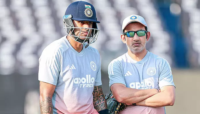 സഞ്ജു ഇന്ന് ഇറങ്ങുമോ? ബാറ്റിങ് വെടിക്കെട്ടിനായി പ്രതീക്ഷയോടെ ആരാധകര്; ലോകകപ്പിന്റെ മുന്നൊരുക്കം; ഇന്ത്യ-ദക്ഷിണാഫ്രിക്ക ആദ്യ ട്വന്റി 20 മത്സരം ഇന്ന് സഞ്ജു ഇന്ന് ഇറങ്ങുമോ? ബാറ്റിങ് വെടിക്കെട്ടിനായി പ്രതീക്ഷയോടെ ആരാധകര്; ലോകകപ്പിന്റെ മുന്നൊരുക്കം; ഇന്ത്യ-ദക്ഷിണാഫ്രിക്ക ആദ്യ ട്വന്റി 20 മത്സരം ഇന്ന്