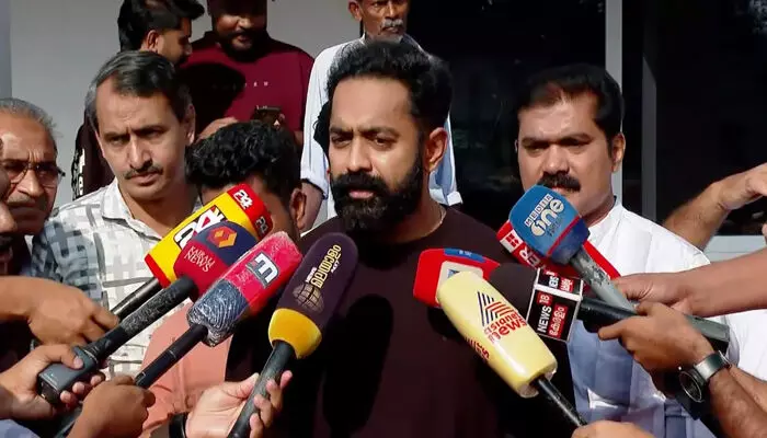 അതിജീവിതയ്ക്ക് നീതി ലഭിക്കണം, ആരെങ്കിലും ശിക്ഷിക്കപ്പെടണം എന്നല്ല; കോടതി വിധിയെ തീർച്ചയായിട്ടും മാനിക്കുന്നു; നടിയെ ആക്രമിച്ച കേസിൽ പ്രതികരിച്ച് ആസിഫ് അലി അതിജീവിതയ്ക്ക് നീതി ലഭിക്കണം, ആരെങ്കിലും ശിക്ഷിക്കപ്പെടണം എന്നല്ല; കോടതി വിധിയെ തീർച്ചയായിട്ടും മാനിക്കുന്നു; നടിയെ ആക്രമിച്ച കേസിൽ പ്രതികരിച്ച് ആസിഫ് അലി