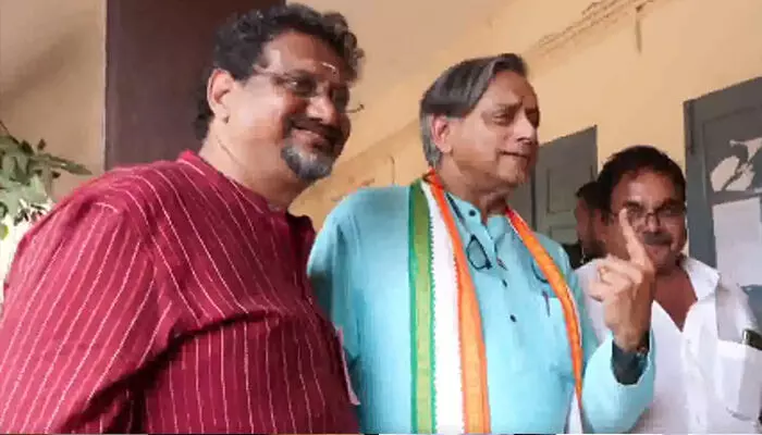 ന്യായത്തിന്റെ പക്ഷമാണ് പിടിക്കേണ്ടത്, നീതി കിട്ടിയിട്ടില്ലെന്ന് നടിക്ക് തോന്നുന്നുണ്ടാകും; സർക്കാർ അപ്പീലിന് പോകുന്നതാണ് ശരിയായ നിലപാട്; അതിജീവിതക്ക് ഒപ്പമാണെന്നും ശശി തരൂർ ന്യായത്തിന്റെ പക്ഷമാണ് പിടിക്കേണ്ടത്, നീതി കിട്ടിയിട്ടില്ലെന്ന് നടിക്ക് തോന്നുന്നുണ്ടാകും; സർക്കാർ അപ്പീലിന് പോകുന്നതാണ് ശരിയായ നിലപാട്; അതിജീവിതക്ക് ഒപ്പമാണെന്നും ശശി തരൂർ