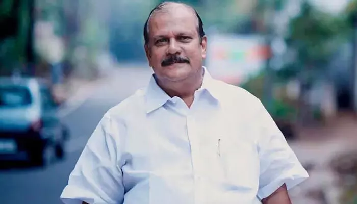 സ്വന്തം വാര്ഡില് എന്ഡിഎയ്ക്ക് സ്ഥാനാര്ഥി ഇല്ല; വോട്ടിംഗ് മെഷീനില് നോട്ടയില്ലാത്തതിനെതിരെ പി.സി.ജോര്ജ് സ്വന്തം വാര്ഡില് എന്ഡിഎയ്ക്ക് സ്ഥാനാര്ഥി ഇല്ല; വോട്ടിംഗ് മെഷീനില് നോട്ടയില്ലാത്തതിനെതിരെ പി.സി.ജോര്ജ്