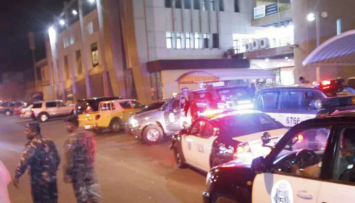 മയക്കുമരുന്ന് ഉപയോഗിച്ച് പാതി ബോധത്തിൽ കെട്ടിടത്തിന് മുകളിലേക്ക് ഓടിക്കയറിയ യുവാവ്; അവിടെ നിന്ന് ചാടി ജീവനൊടുക്കാൻ ശ്രമം; അന്വേഷണം ആരംഭിച്ച് ഇൻവെസ്റ്റിഗേഷൻ ഡിപ്പാർട്ട്മെന്റ് മയക്കുമരുന്ന് ഉപയോഗിച്ച് പാതി ബോധത്തിൽ കെട്ടിടത്തിന് മുകളിലേക്ക് ഓടിക്കയറിയ യുവാവ്; അവിടെ നിന്ന് ചാടി ജീവനൊടുക്കാൻ ശ്രമം; അന്വേഷണം ആരംഭിച്ച് ഇൻവെസ്റ്റിഗേഷൻ ഡിപ്പാർട്ട്മെന്റ്