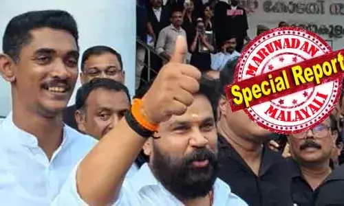 ആ കേസ് വരുമ്പോള് സൂപ്പര് താരങ്ങളില് അഞ്ചാമന്; സിനിമയ്ക്കുള്ളിലെ സ്വാധീനത്തില് മെഗാ സ്റ്റാറുകളെക്കാളും കരുത്തന്; നിര്മ്മതാക്കളുടെ സംഘടനയേയും വിതരക്കാരേയും തിയേറ്റര് ഉടമകളേയും എല്ലാം നിയന്ത്രിച്ചു; വീണ്ടും എല്ലാം കൈപ്പടിയില് ഒതുക്കാന് ദിലീപ് എത്തും; മഴവില്ലിലെ രാമലീലയും ചര്ച്ചകളില്; ഇനി മോളിവുഡില് ദിലീപ് ലീല! ആ കേസ് വരുമ്പോള് സൂപ്പര് താരങ്ങളില് അഞ്ചാമന്; സിനിമയ്ക്കുള്ളിലെ സ്വാധീനത്തില് മെഗാ സ്റ്റാറുകളെക്കാളും കരുത്തന്; നിര്മ്മതാക്കളുടെ സംഘടനയേയും വിതരക്കാരേയും തിയേറ്റര് ഉടമകളേയും എല്ലാം നിയന്ത്രിച്ചു; വീണ്ടും എല്ലാം കൈപ്പടിയില് ഒതുക്കാന് ദിലീപ് എത്തും; മഴവില്ലിലെ രാമലീലയും ചര്ച്ചകളില്; ഇനി മോളിവുഡില് ദിലീപ് ലീല!