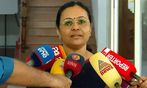 അടൂർ പ്രകാശിന്റേത് സ്ത്രീവിരുദ്ധ നിലപാട്; ആദ്യമായല്ല ഇത്തരം പരാമർശങ്ങൾ ഉണ്ടാകുന്നത്; സർക്കാർ അതിജീവിതക്കൊപ്പം; പോരാട്ടം ഇനിയും തുടരുമെന്നും മന്ത്രി വീണാ ജോർജ് അടൂർ പ്രകാശിന്റേത് സ്ത്രീവിരുദ്ധ നിലപാട്; ആദ്യമായല്ല ഇത്തരം പരാമർശങ്ങൾ ഉണ്ടാകുന്നത്; സർക്കാർ അതിജീവിതക്കൊപ്പം; പോരാട്ടം ഇനിയും തുടരുമെന്നും മന്ത്രി വീണാ ജോർജ്