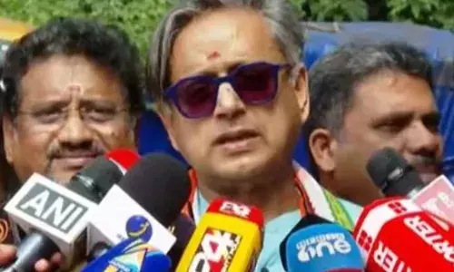 ഇതില്‍ ന്യായത്തിന്റെ പക്ഷമാണ് പിടിക്കേണ്ടത്; ഏതെങ്കിലും ഒരു വശം പിടിക്കേണ്ടതില്ല; നീതി കിട്ടിയിട്ടില്ല എന്ന് നടിക്ക് തോന്നുന്നുണ്ടാകും; നിയമനടപടികള്‍ നടക്കട്ടെയെന്ന് ശശി തരൂര്‍; അതിജീവിതയ്‌ക്കൊപ്പമെന്ന് തരൂര്‍