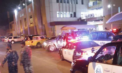 മയക്കുമരുന്ന് ഉപയോഗിച്ച് പാതി ബോധത്തിൽ കെട്ടിടത്തിന് മുകളിലേക്ക് ഓടിക്കയറിയ യുവാവ്; അവിടെ നിന്ന് ചാടി ജീവനൊടുക്കാൻ ശ്രമം; അന്വേഷണം ആരംഭിച്ച് ഇൻവെസ്റ്റിഗേഷൻ ഡിപ്പാർട്ട്‌മെന്റ്