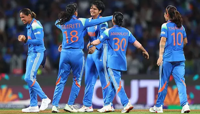 ഏകദിന ലോകകപ്പ് ജേതാക്കള്‍ വീണ്ടും ക്രീസിലേക്ക്;  ഇത്തവണ ട്വന്റി 20 പരമ്പര ശ്രീലങ്കയ്ക്ക് എതിരെ;  ഇന്ത്യന്‍ വനിതാ ടീമിനെ പ്രഖ്യാപിച്ചു; നയിക്കാന്‍ ഹര്‍മന്‍പ്രീത്;  സ്മൃതി മന്ദാന വൈസ് ക്യാപ്റ്റന്‍