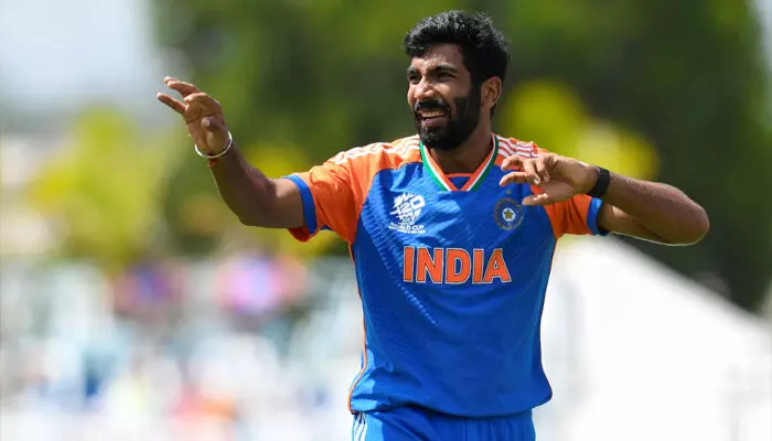 വിക്കറ്റ് വേട്ടയില്‍ ചരിത്ര നേട്ടം; ടെസ്റ്റ്, ഏകദിന, ടി20 ഫോര്‍മാറ്റുകളില്‍ 100 വിക്കറ്റുകള്‍ വീഴ്ത്തുന്ന ആദ്യ ഇന്ത്യന്‍ താരം; ജസ്പ്രിത് ബുംറ എലൈറ്റ് ക്ലബ്ബിൽ