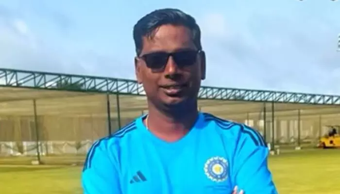 മുഷ്താഖ് അലി ട്രോഫിക്കുള്ള ടീമിൽ ഉൾപ്പെടുത്താത്തതിനെ ചൊല്ലി തർക്കം; പരിശീലകന്റെ തലയടിച്ച് പൊട്ടിച്ച് യുവതാരങ്ങൾ; ഒളിവിൽ പോയ പ്രതികൾക്കായി അന്വേഷണം ഊർജ്ജിതമാക്കി പോലീസ് മുഷ്താഖ് അലി ട്രോഫിക്കുള്ള ടീമിൽ ഉൾപ്പെടുത്താത്തതിനെ ചൊല്ലി തർക്കം; പരിശീലകന്റെ തലയടിച്ച് പൊട്ടിച്ച് യുവതാരങ്ങൾ; ഒളിവിൽ പോയ പ്രതികൾക്കായി അന്വേഷണം ഊർജ്ജിതമാക്കി പോലീസ്