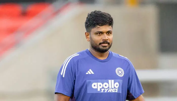 ടോപ് ഓര്‍ഡറില്‍ സഞ്ജുവില്ലെങ്കില്‍ പിന്നെ ടീമിലെടുക്കേണ്ട;  പന്തിനെ എടുക്കൂ;  രണ്ടാം കീപ്പറും ഫിനിഷര്‍ തന്നെയാകുന്നതാണ് നല്ലതെന്ന്  പ്രതികരണം