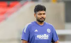 ടോപ് ഓര്ഡറില് സഞ്ജുവില്ലെങ്കില് പിന്നെ ടീമിലെടുക്കേണ്ട; പന്തിനെ എടുക്കൂ; രണ്ടാം കീപ്പറും ഫിനിഷര് തന്നെയാകുന്നതാണ് നല്ലതെന്ന് പ്രതികരണം ടോപ് ഓര്ഡറില് സഞ്ജുവില്ലെങ്കില് പിന്നെ ടീമിലെടുക്കേണ്ട; പന്തിനെ എടുക്കൂ; രണ്ടാം കീപ്പറും ഫിനിഷര് തന്നെയാകുന്നതാണ് നല്ലതെന്ന് പ്രതികരണം