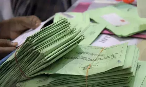 പോസ്റ്റല്‍ ബാലറ്റ് കിട്ടിയില്ല; 500-ലേറെ ഉദ്യോഗസ്ഥരുടെ വോട്ട് അനിശ്ചിതത്വത്തില്‍