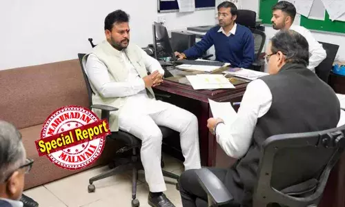 മാര്‍ച്ചിന് ശേഷം ഇന്‍ഡിഗോ പൈലറ്റുമാരുടെ എണ്ണം മൂന്ന് ശതമാനം കുറഞ്ഞെന്ന് കണക്കുകള്‍; എയര്‍ ഇന്ത്യയുടേത് ഈ സമയം ഇരട്ടിയായി;  ഇന്‍ഡിഗോയിലെ പ്രതിസന്ധി മനപൂര്‍വം സൃഷ്ടിച്ചതെന്ന് സംശയം; സിഇഒയെ പുറത്താക്കും? പൈലറ്റ്‌സ് അസോസിയേഷന് നോട്ടീസ്; ഡിജിസിഎയുടെ വീഴ്ചയും പരിശോധിക്കുമെന്ന് കേന്ദ്ര വ്യോമയാന മന്ത്രാലയം