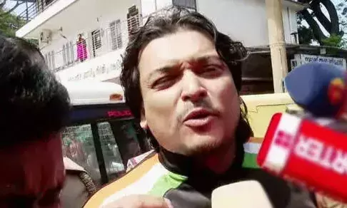 കിഡ്‌നിക്ക് പ്രശ്‌നമാകുമെന്ന് ഡോക്ടര്‍ പറഞ്ഞത് കൊണ്ടാണ് നിരാഹാരം അവസാനിപ്പിച്ചത്; ദിലീപിന് നീതി കിട്ടിയതില്‍ സന്തോഷം; എന്നെ ഇങ്ങനെ ജയിലില്‍ കിടത്തേണ്ട ഒരാവശ്യവുമില്ല; പ്രതികരിച്ച് രാഹുല്‍ ഈശ്വര്‍