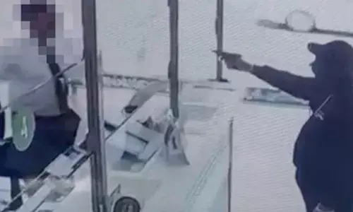 വണ്ടി മോഷണവും കൊള്ളയടിക്കാനും ശ്രമം; കുവൈറ്റിലെ ആഭ്യന്തര മന്ത്രാലയത്തിൽ നിന്ന് വിരമിച്ച ഉദ്യോഗസ്ഥന് കഠിന തടവ്; എല്ലാ കുറ്റങ്ങളും തെളിഞ്ഞുവെന്ന് അധികൃതർ