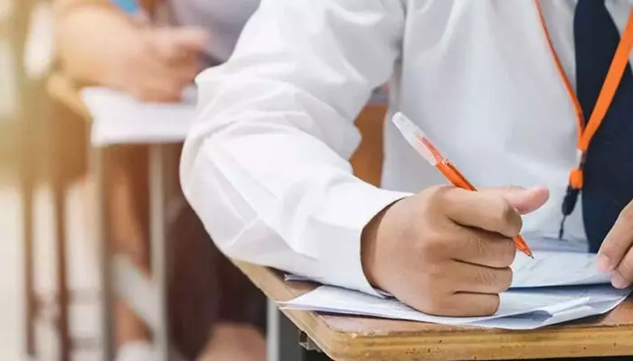 പത്താംക്ലാസ് ബോര്ഡ് പരീക്ഷ; ചോദ്യക്കടലാസില് മാറ്റങ്ങളുമായി സിബിഎസ്ഇ പത്താംക്ലാസ് ബോര്ഡ് പരീക്ഷ; ചോദ്യക്കടലാസില് മാറ്റങ്ങളുമായി സിബിഎസ്ഇ