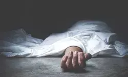 മൂത്രത്തില് കല്ലിന് യുട്യൂബ് നോക്കി ശസ്ത്രക്രിയ; വയറ്റില് ആഴത്തില് മുറിവുണ്ടാക്കി; നിരവധി ഞെരമ്പുകള് മുറിച്ചു: യുവതിക്ക് ദാരുണാന്ത്യം മൂത്രത്തില് കല്ലിന് യുട്യൂബ് നോക്കി ശസ്ത്രക്രിയ; വയറ്റില് ആഴത്തില് മുറിവുണ്ടാക്കി; നിരവധി ഞെരമ്പുകള് മുറിച്ചു: യുവതിക്ക് ദാരുണാന്ത്യം