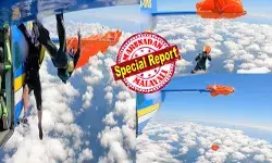 കടുംനീല വിരിച്ച ആകാശത്തിലൂടെ പറക്കുന്ന വിമാനം; 15,000 അടി ഉയരത്തിൽ ജീവൻ പണയം വച്ച് എടുത്തുചാടാൻ റെഡിയായി നിൽക്കുന്ന സ്കൈഡൈവർമാർ; പെട്ടെന്ന് ഒരു വശത്ത് മാറി നിന്നൊരാൾ കാറ്റത്ത് പറന്നുപോകുന്ന അതിഭീകര കാഴ്ച; കുറച്ചുനേരം ഫ്ലൈറ്റിന്റെ വാലിൽ തൂങ്ങിക്കിടന്ന് നേരെ താഴേയ്ക്ക്; എല്ലാം കണ്ട് സ്തംഭിച്ചുപോയ പൈലറ്റ് ചെയ്തത്