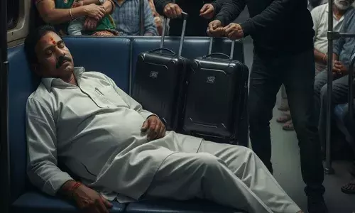 ട്രോളി ബാഗുകൾ സീറ്റിനടിയിൽ വെച്ച് ചെയിനിട്ട് പൂട്ടി; ഉറങ്ങി എണീറ്റപ്പോൾ ജ്വല്ലറി ഉടമയ്ക്ക് നഷ്ടമായത് 5 കോടിയിലധികം രൂപയുടെ സ്വർണാഭരണങ്ങൾ; അന്വേഷണം ഊജ്ജിതമാക്കി പോലീസ്