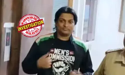 അന്വേഷണവുമായി സഹകരിക്കുന്നില്ല; വീഡിയോ ചിത്രീകരിച്ച മൊബൈല് ഫോണ് കണ്ടെത്താനാവുന്നില്ല; പാസ് വേര്ഡ് നല്കാത്തതിനാല് ലാപ്ടോപ്പ് പരിശോധിക്കാനായില്ലെന്നും പൊലീസ്; കസ്റ്റഡി കാലാവധി കഴിഞ്ഞതോടെ രാഹുല് ഈശ്വര് ജയിലില് തുടരും; ജാമ്യാപേക്ഷ പരിഗണിക്കുന്നത് തിങ്കളാഴ്ചയിലേക്ക് മാറ്റി അന്വേഷണവുമായി സഹകരിക്കുന്നില്ല; വീഡിയോ ചിത്രീകരിച്ച മൊബൈല് ഫോണ് കണ്ടെത്താനാവുന്നില്ല; പാസ് വേര്ഡ് നല്കാത്തതിനാല് ലാപ്ടോപ്പ് പരിശോധിക്കാനായില്ലെന്നും പൊലീസ്; കസ്റ്റഡി കാലാവധി കഴിഞ്ഞതോടെ രാഹുല് ഈശ്വര് ജയിലില് തുടരും; ജാമ്യാപേക്ഷ പരിഗണിക്കുന്നത് തിങ്കളാഴ്ചയിലേക്ക് മാറ്റി