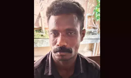 ജോലിക്ക് ഹാജരാകാത്ത കാര്യം ഉടമയെ അറിയിച്ചതിന്റെ പ്രതികാരം; തോട്ടം തൊഴിലാളി സൂപ്പര്വൈസറെ കൊന്നു കത്തിച്ച കേസിലെ പ്രതിക്ക് ജീവപര്യന്തം ശിക്ഷ വിധിച്ച് കോടതി ജോലിക്ക് ഹാജരാകാത്ത കാര്യം ഉടമയെ അറിയിച്ചതിന്റെ പ്രതികാരം; തോട്ടം തൊഴിലാളി സൂപ്പര്വൈസറെ കൊന്നു കത്തിച്ച കേസിലെ പ്രതിക്ക് ജീവപര്യന്തം ശിക്ഷ വിധിച്ച് കോടതി