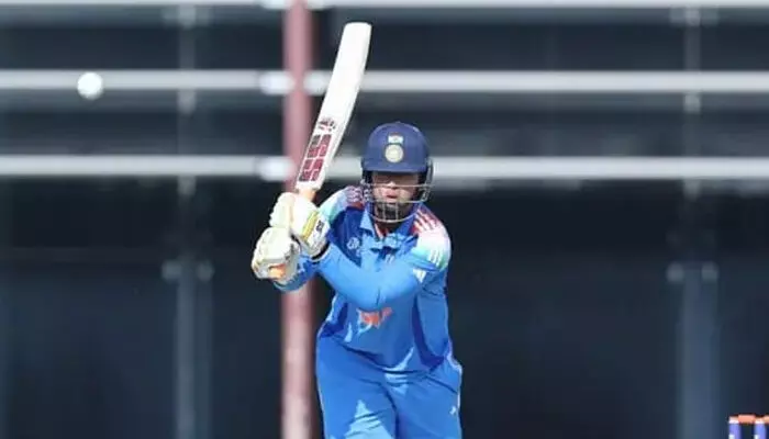 ബാറ്റിങ്ങ് വൈഭവം തുടര്‍ന്ന് വൈഭവ് സൂര്യവംശി; 14 സിക്സും 9 ഫോറും! 95 പന്തില്‍ നേടിയത് 171 റണ്‍സ്; അണ്ടര്‍ 19 ഏഷ്യാ കപ്പില്‍ യുഎഇക്കെതിരെ 400 കടന്ന് ഇന്ത്യ; മലയാളി താരം ആരോണ്‍ ജോര്‍ജിനും വിഹാന്‍ മല്‍ഹോത്രയ്ക്കും അര്‍ധസെഞ്ച്വറി; യുഎഇക്ക് 434 റണ്‍സ് വിജയലക്ഷ്യം