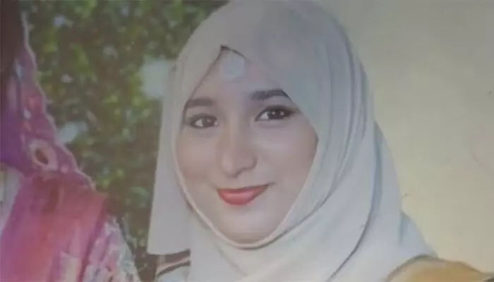 കാസര്‍കോട് ഉപ്പളയില്‍ യുവതിയെ ജനല്‍ കമ്പിയില്‍ തൂങ്ങിമരിച്ച നിലയില്‍ കണ്ടെത്തി; മൂന്ന് മാസം പ്രായമുള്ള കുഞ്ഞിന്റെ അമ്മ