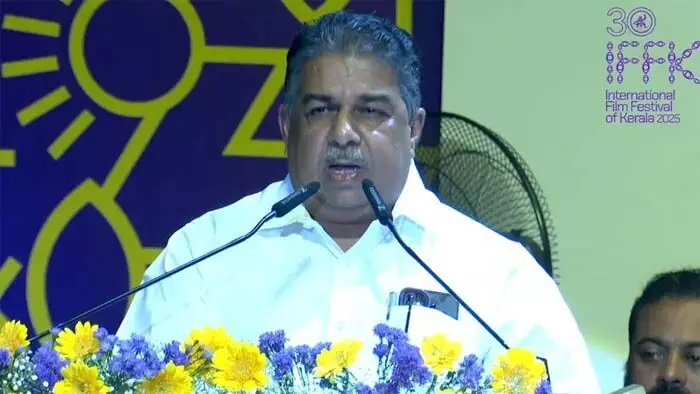 അതിജീവിതയ്ക്കൊപ്പം; ഐഎഫ്എഫ്കെ ഉദ്ഘാടനപ്രസംഗത്തില് മന്ത്രി സജി ചെറിയാന്; അവള്ക്കൊപ്പമാണ് ഞങ്ങള് എന്ന് ഉറക്കെ പ്രഖ്യാപിച്ചു ഡെലിഗേറ്റുകളും അതിജീവിതയ്ക്കൊപ്പം; ഐഎഫ്എഫ്കെ ഉദ്ഘാടനപ്രസംഗത്തില് മന്ത്രി സജി ചെറിയാന്; അവള്ക്കൊപ്പമാണ് ഞങ്ങള് എന്ന് ഉറക്കെ പ്രഖ്യാപിച്ചു ഡെലിഗേറ്റുകളും