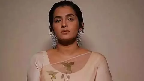 സ്ത്രീകള്ക്ക് ജീവിക്കാന് ഒരിടമില്ല, ഇത് കേരളത്തിലാണ് സംഭവിക്കുന്നത്, അത് തിരിച്ചറിയുന്നു; വിധിയില് പ്രതികരിച്ച് നടി പാര്വതി തിരുവോത്ത് സ്ത്രീകള്ക്ക് ജീവിക്കാന് ഒരിടമില്ല, ഇത് കേരളത്തിലാണ് സംഭവിക്കുന്നത്, അത് തിരിച്ചറിയുന്നു; വിധിയില് പ്രതികരിച്ച് നടി പാര്വതി തിരുവോത്ത്