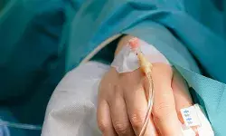 അനസ്തീസിയ മരുന്ന് ലഹരിക്കായി സ്വയം കുത്തിവെച്ചു; ഹൈദരാബാദില്‍ രണ്ട് ഓട്ടോ ഡ്രൈവര്‍മാര്‍ മരിച്ചു, ന്യൂറോസര്‍ജന്‍ അടക്കം അഞ്ച് പേര്‍ക്കെതിരെ കേസ്