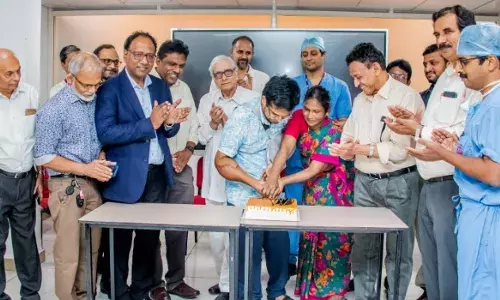 ശബരിമലയില്‍ മരിച്ച ജയില്‍ ഉദ്യോഗസ്ഥന്റെ കൈകള്‍ സ്വീകരിച്ച 23 കാരന്‍ വീട്ടിലേക്ക് മടങ്ങി