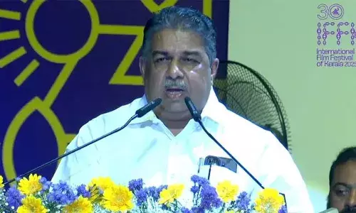 അതിജീവിതയ്‌ക്കൊപ്പം; ഐഎഫ്എഫ്‌കെ ഉദ്ഘാടനപ്രസംഗത്തില്‍ മന്ത്രി സജി ചെറിയാന്‍; അവള്‍ക്കൊപ്പമാണ് ഞങ്ങള്‍ എന്ന് ഉറക്കെ പ്രഖ്യാപിച്ചു ഡെലിഗേറ്റുകളും