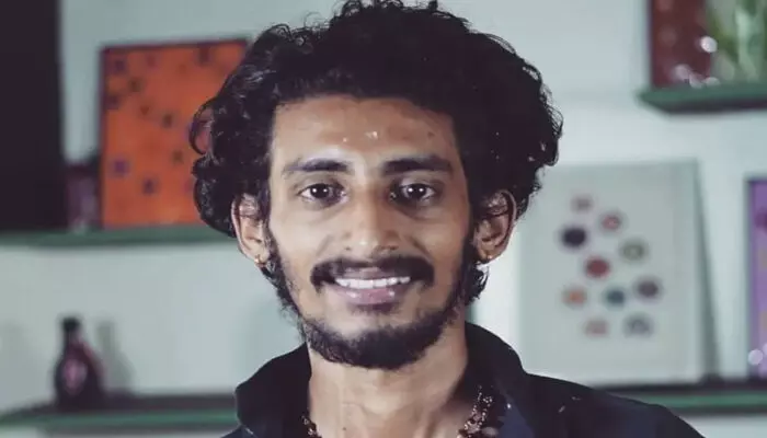 യുവനടന് അഖില് വിശ്വനാഥന് വീട്ടില് മരിച്ച നിലയില് കണ്ടെത്തി; മികച്ച ബാലതാരത്തിനുള്ള സംസ്ഥാന സര്ക്കാര് പുരസ്കാരം നേടിയ നടന് ; ചോലയും ഓപ്പറേഷന് ജാവയും അടക്കമുള്ള സിനിമകളില് ശ്രദ്ധേയവേഷം യുവനടന് അഖില് വിശ്വനാഥന് വീട്ടില് മരിച്ച നിലയില് കണ്ടെത്തി; മികച്ച ബാലതാരത്തിനുള്ള സംസ്ഥാന സര്ക്കാര് പുരസ്കാരം നേടിയ നടന് ; ചോലയും ഓപ്പറേഷന് ജാവയും അടക്കമുള്ള സിനിമകളില് ശ്രദ്ധേയവേഷം