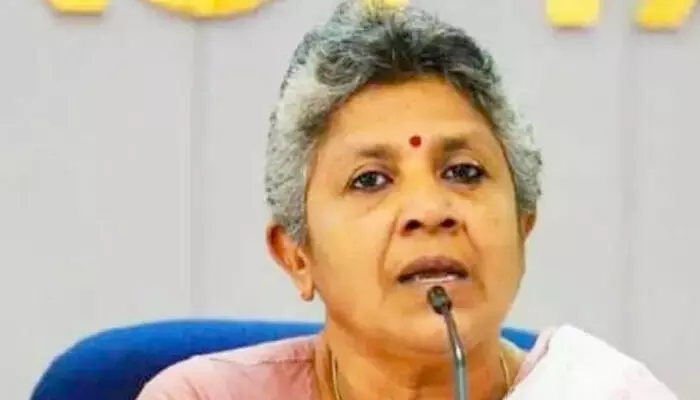 ഒറ്റയടിക്ക് മൂന്നാം സ്ഥാനത്തേക്ക് കൂപ്പ് കുത്തി; കോട്ടയം നഗരസഭയിൽ എൽഡിഎഫ് സ്ഥാനാർഥിയ്ക്ക് കനത്ത തോൽവി; ലതികാ സുഭാഷിന് കിട്ടിയത് വെറും 113 വോട്ട് മാത്രം ഒറ്റയടിക്ക് മൂന്നാം സ്ഥാനത്തേക്ക് കൂപ്പ് കുത്തി; കോട്ടയം നഗരസഭയിൽ എൽഡിഎഫ് സ്ഥാനാർഥിയ്ക്ക് കനത്ത തോൽവി; ലതികാ സുഭാഷിന് കിട്ടിയത് വെറും 113 വോട്ട് മാത്രം