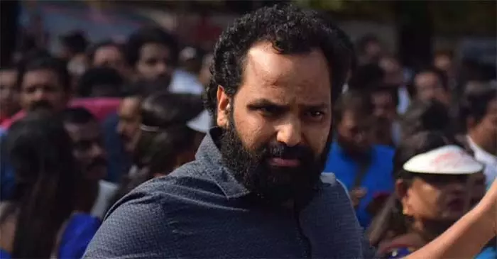 ചെഗുവേര കാസ്ട്രോയോട് ചോദിച്ചു നമ്മള് തോറ്റുപോയാല് എന്ത് ചെയ്യും?; ഇടതു തോല്വിയില് ഫേസ്ബുക്ക് പോസ്റ്റുമായി ബിനീഷ് കോടിയേരി ചെഗുവേര കാസ്ട്രോയോട് ചോദിച്ചു നമ്മള് തോറ്റുപോയാല് എന്ത് ചെയ്യും?; ഇടതു തോല്വിയില് ഫേസ്ബുക്ക് പോസ്റ്റുമായി ബിനീഷ് കോടിയേരി