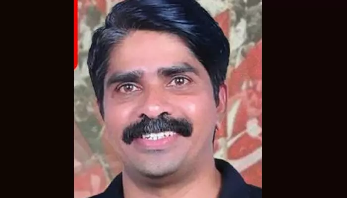 ഒരേയൊരു വോട്ട്! മണ്ണാര്ക്കാട്ട് എല്ഡിഎഫ് സ്വതന്ത്ര സ്ഥാനാര്ത്ഥിക്ക് കിട്ടിയത് സ്വന്തം വോട്ട് മാത്രം; കൂടെ നടന്നവര് കുതികാല്വെട്ടി, മുന്നണിക്ക് നാണക്കേട്; ലീഗ് സ്ഥാനാര്ഥി ജയിച്ച വാര്ഡില് ഞെട്ടലില് നിന്ന് മോചിതനാകാതെ ഫിറോസ് ഖാന് ഒരേയൊരു വോട്ട്! മണ്ണാര്ക്കാട്ട് എല്ഡിഎഫ് സ്വതന്ത്ര സ്ഥാനാര്ത്ഥിക്ക് കിട്ടിയത് സ്വന്തം വോട്ട് മാത്രം; കൂടെ നടന്നവര് കുതികാല്വെട്ടി, മുന്നണിക്ക് നാണക്കേട്; ലീഗ് സ്ഥാനാര്ഥി ജയിച്ച വാര്ഡില് ഞെട്ടലില് നിന്ന് മോചിതനാകാതെ ഫിറോസ് ഖാന്