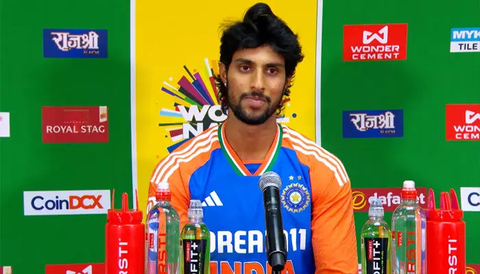 ഓപ്പണർമാർ ഒഴികെ എല്ലാവരും ഫ്ലെക്സിബിൾ; എവിടെയും ബാറ്റ് ചെയ്യാൻ കഴിയും; ടീം ആവശ്യപ്പെടുന്ന ഏത് റോളും ചെയ്യാൻ കളിക്കാർ തയ്യാറാണ്; ബാറ്റിംഗ് ഓർഡറിലെ തുടർച്ചയായ മാറ്റങ്ങളിൽ പ്രതികരിച്ച് തിലക് വർമ്മ ഓപ്പണർമാർ ഒഴികെ എല്ലാവരും ഫ്ലെക്സിബിൾ; എവിടെയും ബാറ്റ് ചെയ്യാൻ കഴിയും; ടീം ആവശ്യപ്പെടുന്ന ഏത് റോളും ചെയ്യാൻ കളിക്കാർ തയ്യാറാണ്; ബാറ്റിംഗ് ഓർഡറിലെ തുടർച്ചയായ മാറ്റങ്ങളിൽ പ്രതികരിച്ച് തിലക് വർമ്മ