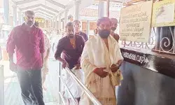 നടന് ദിലീപ് പയ്യന്നൂര് സുബ്രഹ്മണ്യസ്വാമി ക്ഷേത്രത്തില് ദര്ശനം നടത്തി; പുതിയ സിനിമാ റിലീസ് ചെയ്യുന്നതിന് മുമ്പ് ഭക്തിവഴിയില് ദിലീപ് നടന് ദിലീപ് പയ്യന്നൂര് സുബ്രഹ്മണ്യസ്വാമി ക്ഷേത്രത്തില് ദര്ശനം നടത്തി; പുതിയ സിനിമാ റിലീസ് ചെയ്യുന്നതിന് മുമ്പ് ഭക്തിവഴിയില് ദിലീപ്