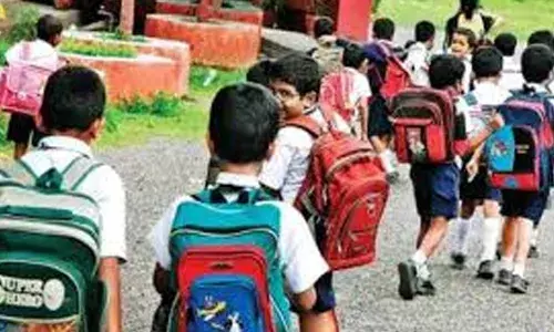 പൊതുവിദ്യാലയങ്ങളില് ഒന്നാം ക്ലാസ് പ്രവേശനത്തിനുള്ള കുറഞ്ഞ പ്രായം അടുത്ത വര്ഷം കൂടി അഞ്ച് വയസ്; 2027 മുതല് ആറ് വയസാക്കും: പൊതുവിദ്യാലയങ്ങളില് ഒന്നാം ക്ലാസ് പ്രവേശനത്തിനുള്ള കുറഞ്ഞ പ്രായം അടുത്ത വര്ഷം കൂടി അഞ്ച് വയസ്; 2027 മുതല് ആറ് വയസാക്കും: