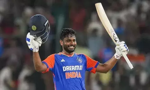 സഞ്ജുവിനെ ഓപ്പണിംഗ് റോളിൽ പരീക്ഷിക്കണ്ട, സമ്മർദ്ദം കാരണം തിളങ്ങാനാവില്ല; ആ താരത്തിന് അവസരം നൽകണമെന്നും ഇർഫാൻ പത്താൻ