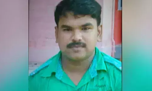 സ്കൂട്ടറിന്റെ മുന്വശത്ത് സൂക്ഷിച്ച പടക്കശേഖരത്തിലേക്ക് തീ പടര്ന്നു; വിജയാഹ്ളാദത്തിനിടെ പൊട്ടിത്തെറിച്ചു; ശരീരത്തിലേക്ക് തീപടര്ന്ന് യുവാവിന് ദാരുണാന്ത്യം സ്കൂട്ടറിന്റെ മുന്വശത്ത് സൂക്ഷിച്ച പടക്കശേഖരത്തിലേക്ക് തീ പടര്ന്നു; വിജയാഹ്ളാദത്തിനിടെ പൊട്ടിത്തെറിച്ചു; ശരീരത്തിലേക്ക് തീപടര്ന്ന് യുവാവിന് ദാരുണാന്ത്യം