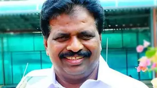 ദേശീയ നേതാവ് പാരവെച്ചതാണ് കൊട്ടാരക്കരയിലെ തിരിച്ചടിക്ക് കാരണമെന്ന് കെഎസ് യു കൊല്ലം ജില്ലാ പ്രസിഡന്റ്; കൊടിക്കുന്നിലിനെതിരെ പരാതി ദേശീയ നേതാവ് പാരവെച്ചതാണ് കൊട്ടാരക്കരയിലെ തിരിച്ചടിക്ക് കാരണമെന്ന് കെഎസ് യു കൊല്ലം ജില്ലാ പ്രസിഡന്റ്; കൊടിക്കുന്നിലിനെതിരെ പരാതി