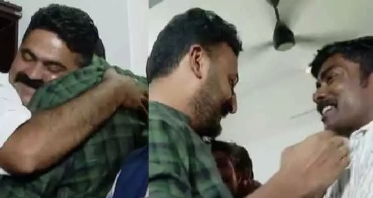 മാങ്കൂട്ടത്തില് എംഎല്എയെ കണ്ട് നിയുക്ത കൗണ്സിലര്മാര്; കണ്ടത് എംഎല്എ എന്ന നിലയിലെന്ന് വിശദീകരണം മാങ്കൂട്ടത്തില് എംഎല്എയെ കണ്ട് നിയുക്ത കൗണ്സിലര്മാര്; കണ്ടത് എംഎല്എ എന്ന നിലയിലെന്ന് വിശദീകരണം