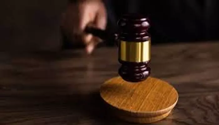 തർക്കം മൂത്ത് സ്വന്തം ഭാര്യയെ ചുറ്റിക കൊണ്ട് കലി തീരുന്നതുവരെ അടിച്ചു കൊലപ്പെടുത്തി; ഇന്ത്യക്കാരനെ വധശിക്ഷയ്ക്ക് വിധിച്ച് കുവൈറ്റ്; വിധി പുറപ്പെടുവിച്ച് അധികൃതർ തർക്കം മൂത്ത് സ്വന്തം ഭാര്യയെ ചുറ്റിക കൊണ്ട് കലി തീരുന്നതുവരെ അടിച്ചു കൊലപ്പെടുത്തി; ഇന്ത്യക്കാരനെ വധശിക്ഷയ്ക്ക് വിധിച്ച് കുവൈറ്റ്; വിധി പുറപ്പെടുവിച്ച് അധികൃതർ