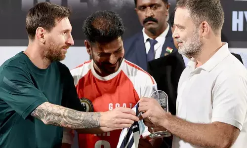 ആരാധകരെ ശാന്തരാകുവിൻ..! ഫുട്ബോൾ ഇതിഹാസ നായകൻ മെസ്സിക്കൊപ്പം വേദി പങ്കിട്ട് രാഹുൽ ഗാന്ധി; സോഷ്യൽ മീഡിയയിൽ ചർച്ചയായി ചിത്രങ്ങളും വീഡിയോകളും
